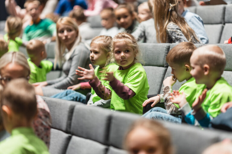 Täna tähistatakse ülemaailmselt noore vaataja teatri päeva „Vii laps teatrisse juba täna!”